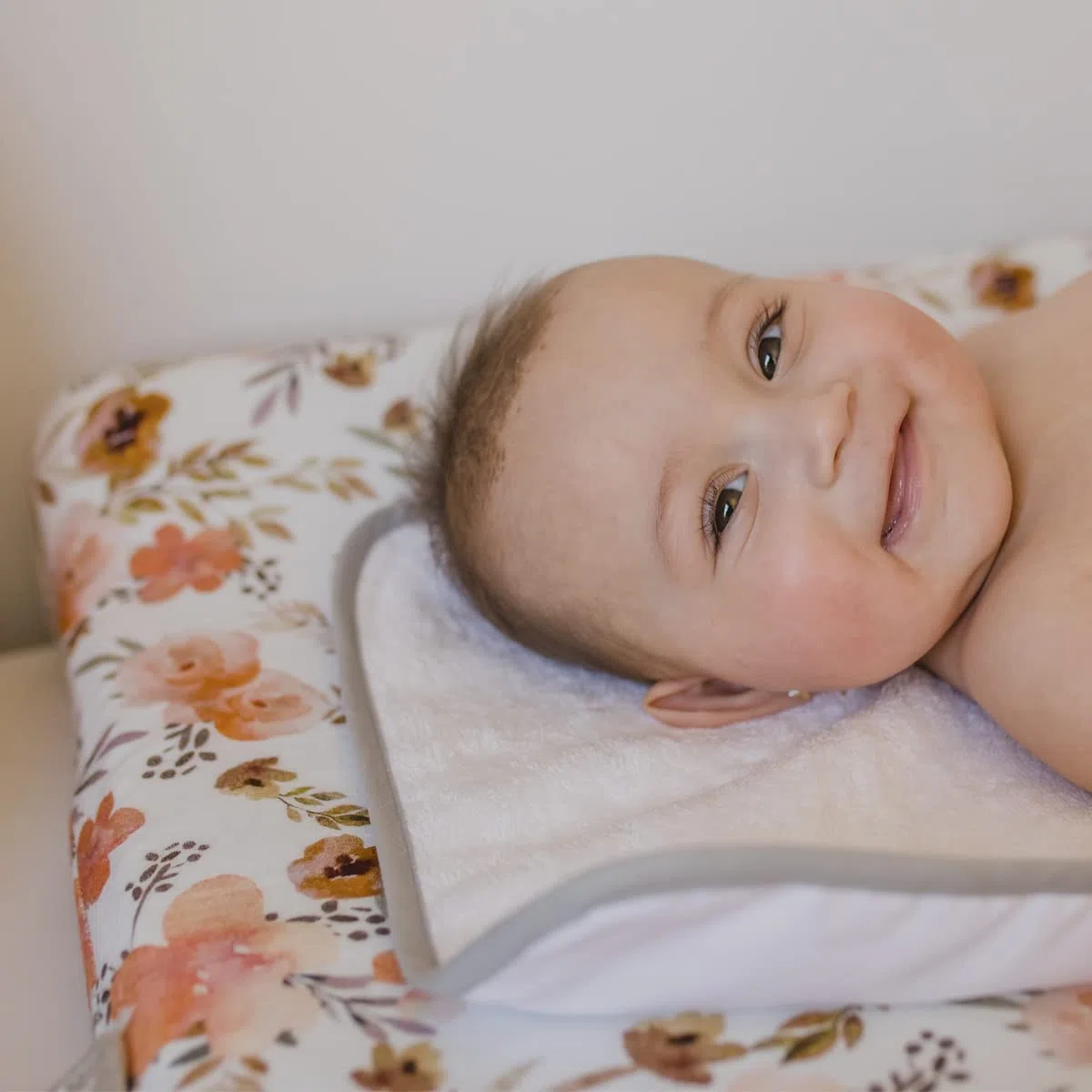 MIMUSELINA Lot de 2 serviettes à langer pour bébé imperméable 59 x 30 cm | Serviette impermeable pour le matelas à langer de votre bébé | Fabriqué en 100% coton éponge | Idéal pour changer votre bébé