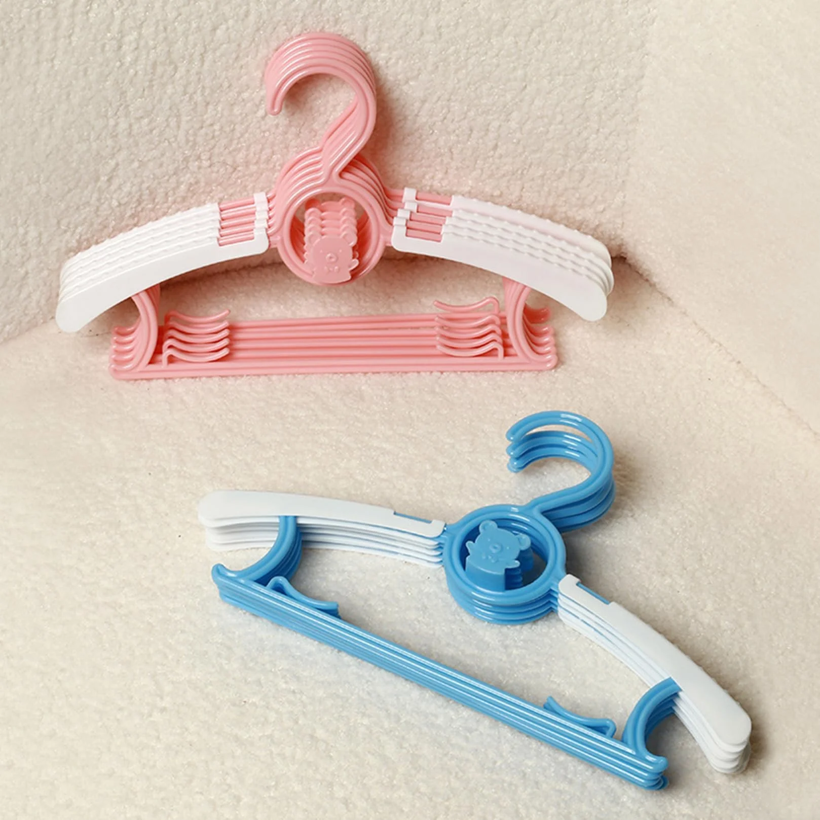20 pièces Cintre Enfant Cintres Enfants Cintres Bebe ceintres pour Enfant Cintre Bébé Extensible Plastique avec Crochets Oursons Empilables pour vêtements d'enfants et Bébé